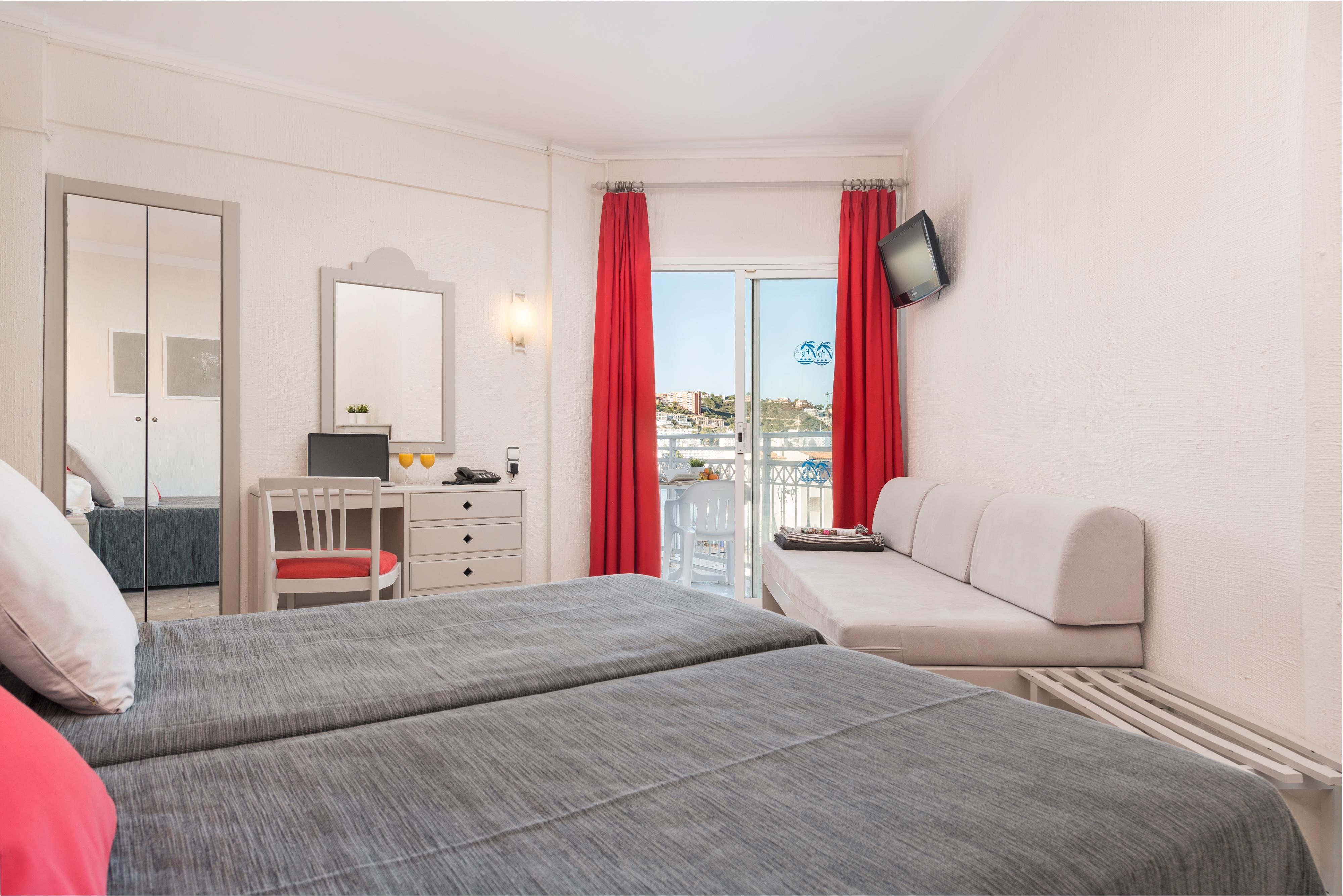 Playas Del Rey Hotel Santa Ponsa Exterior photo