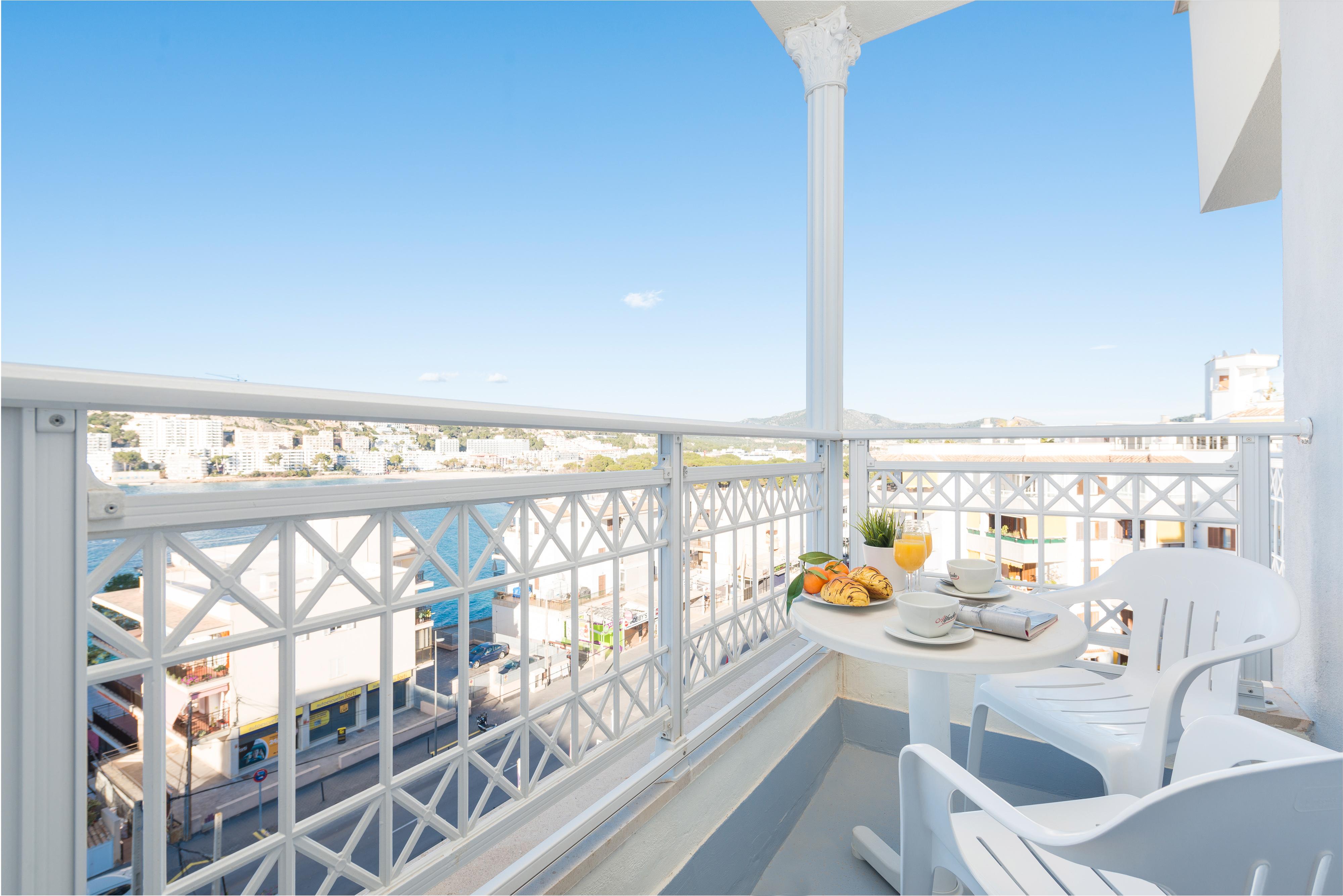 Playas Del Rey Hotel Santa Ponsa Exterior photo