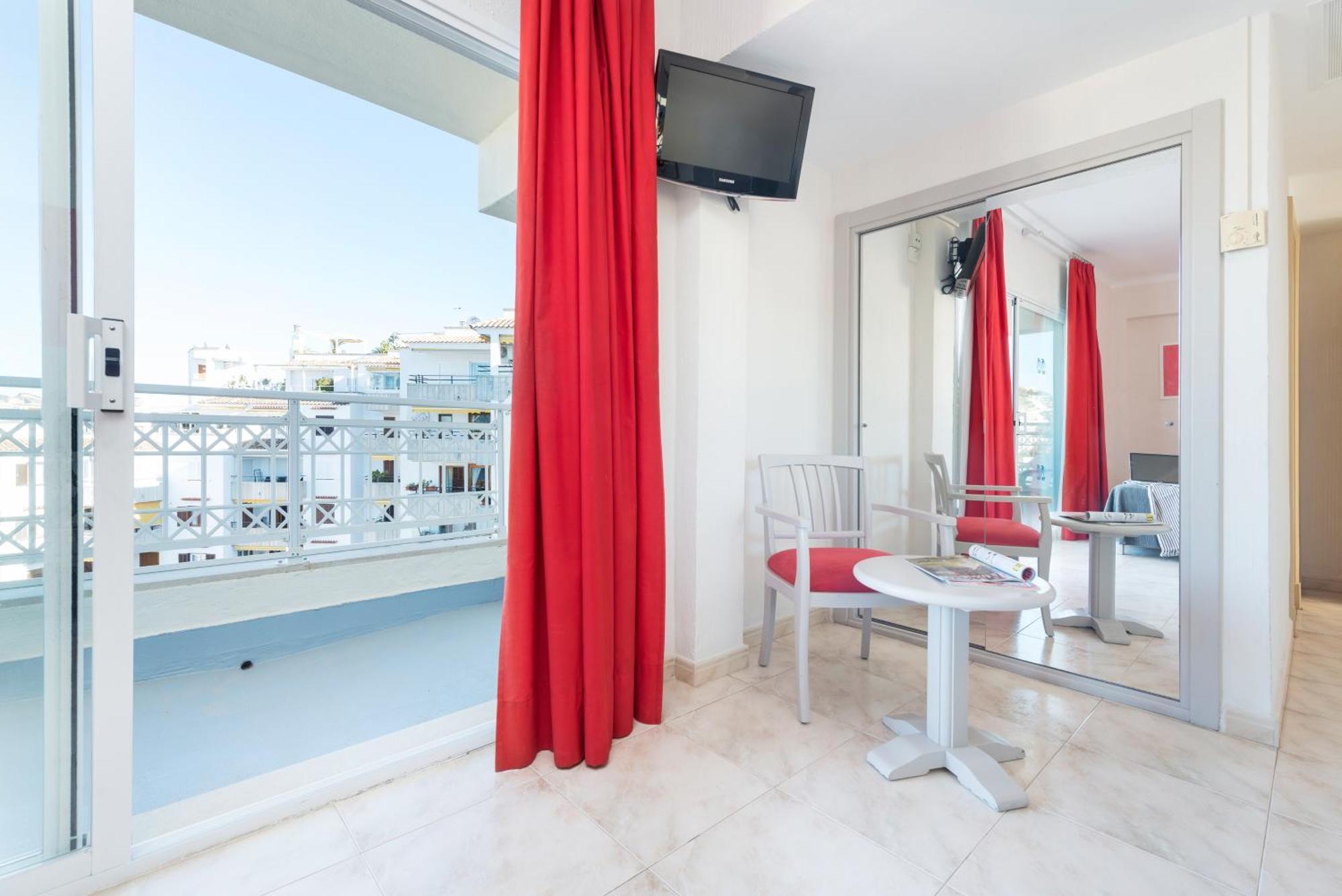 Playas Del Rey Hotel Santa Ponsa Room photo