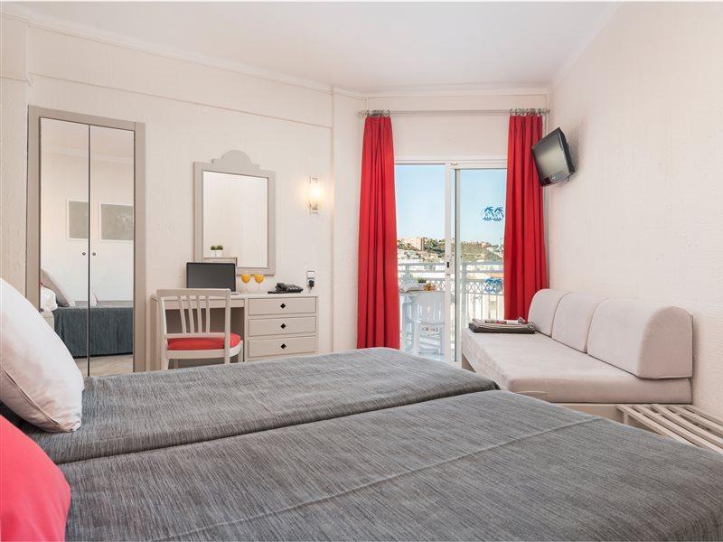 Playas Del Rey Hotel Santa Ponsa Exterior photo